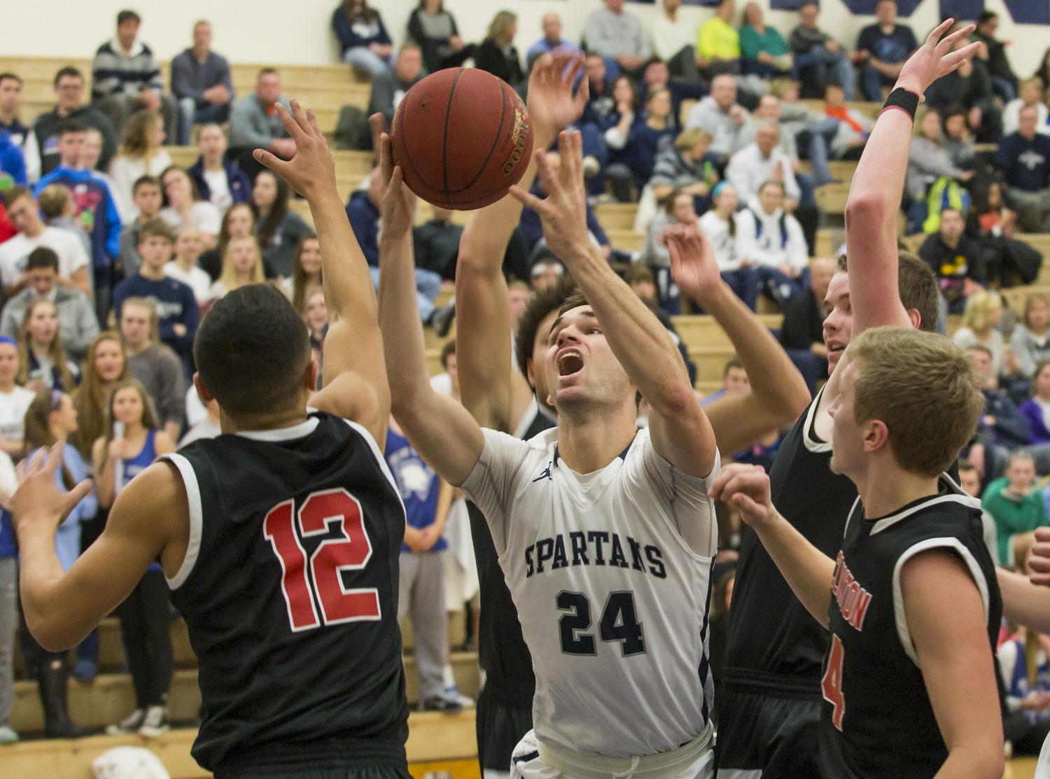 020216-qct-spt-clinton-pv-hoops-013